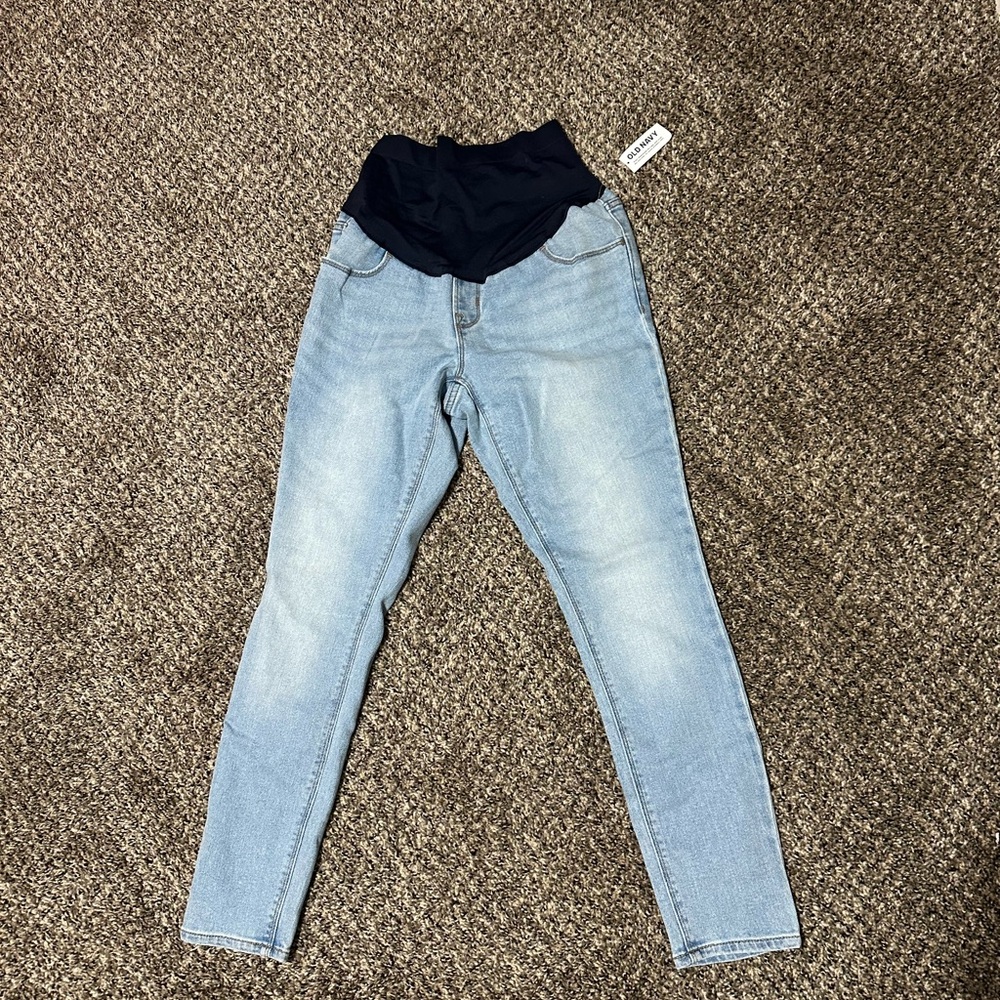 !!NWT!! OLD NAVY Light Blue Maternity Jeans